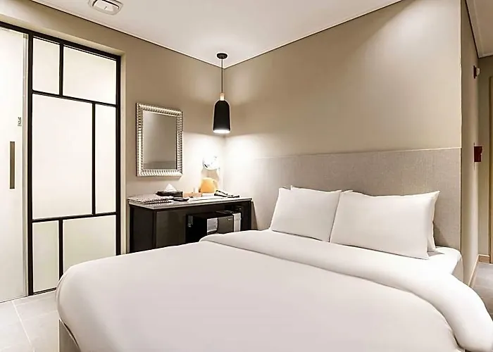 Hotel Shinchon Millhaus 4*