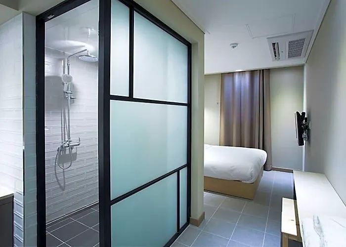 Shinchon Millhaus Hotel 4*